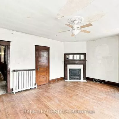Commercial for sale, 198 1/2, Carlton, Cabbagetown-South St. James Town, Toronto
