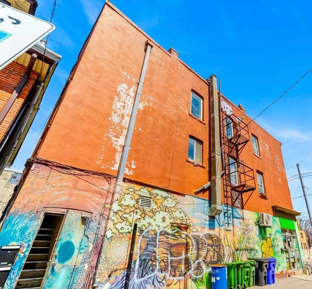 854, Bathurst, Annex, Toronto