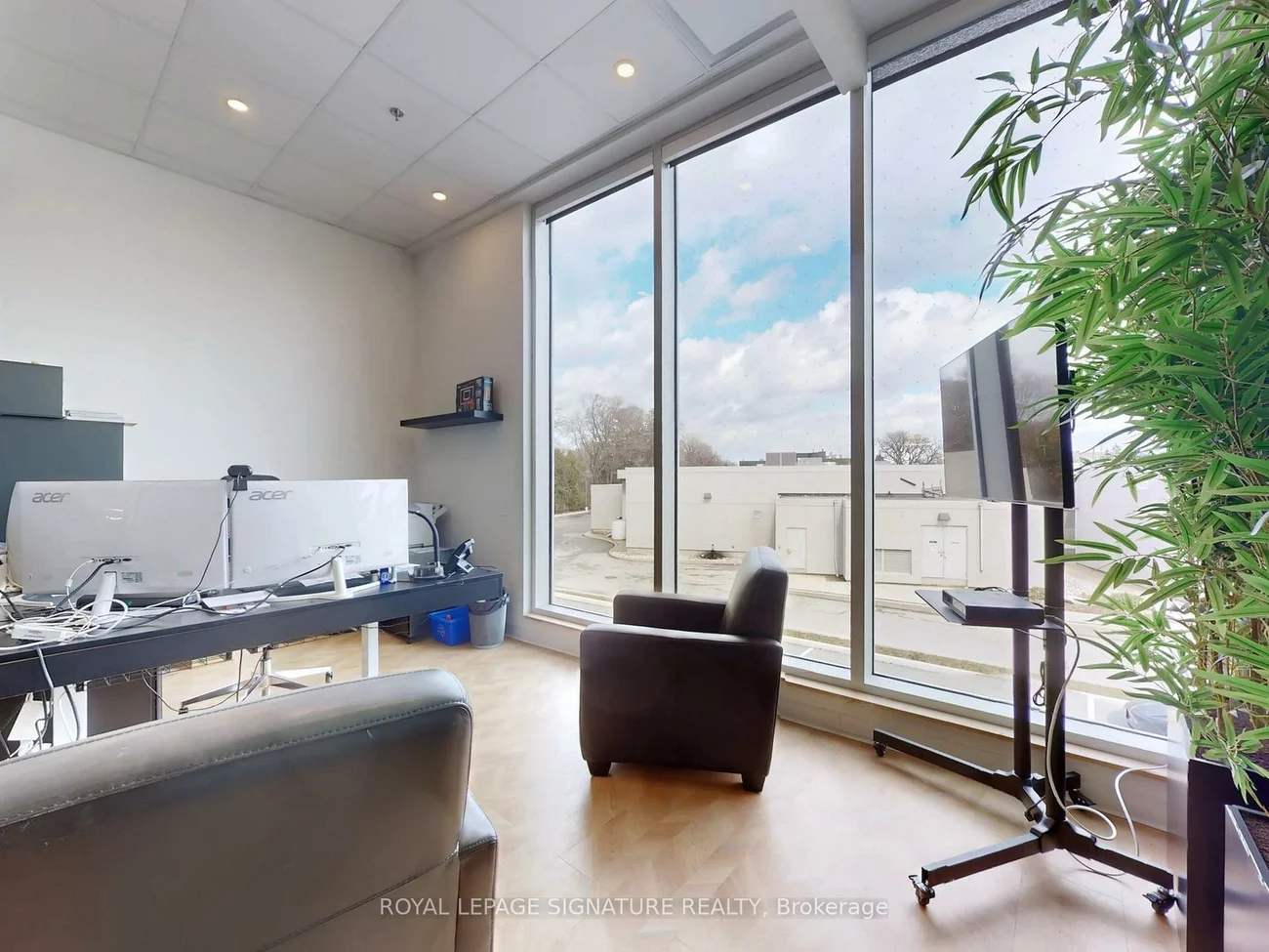 52, Scarsdale, Banbury-Don Mills, Toronto