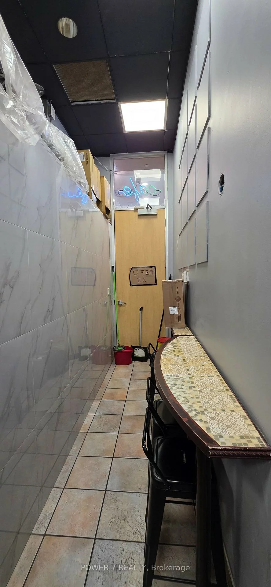 30, Isabella, Church-Yonge Corridor, Toronto