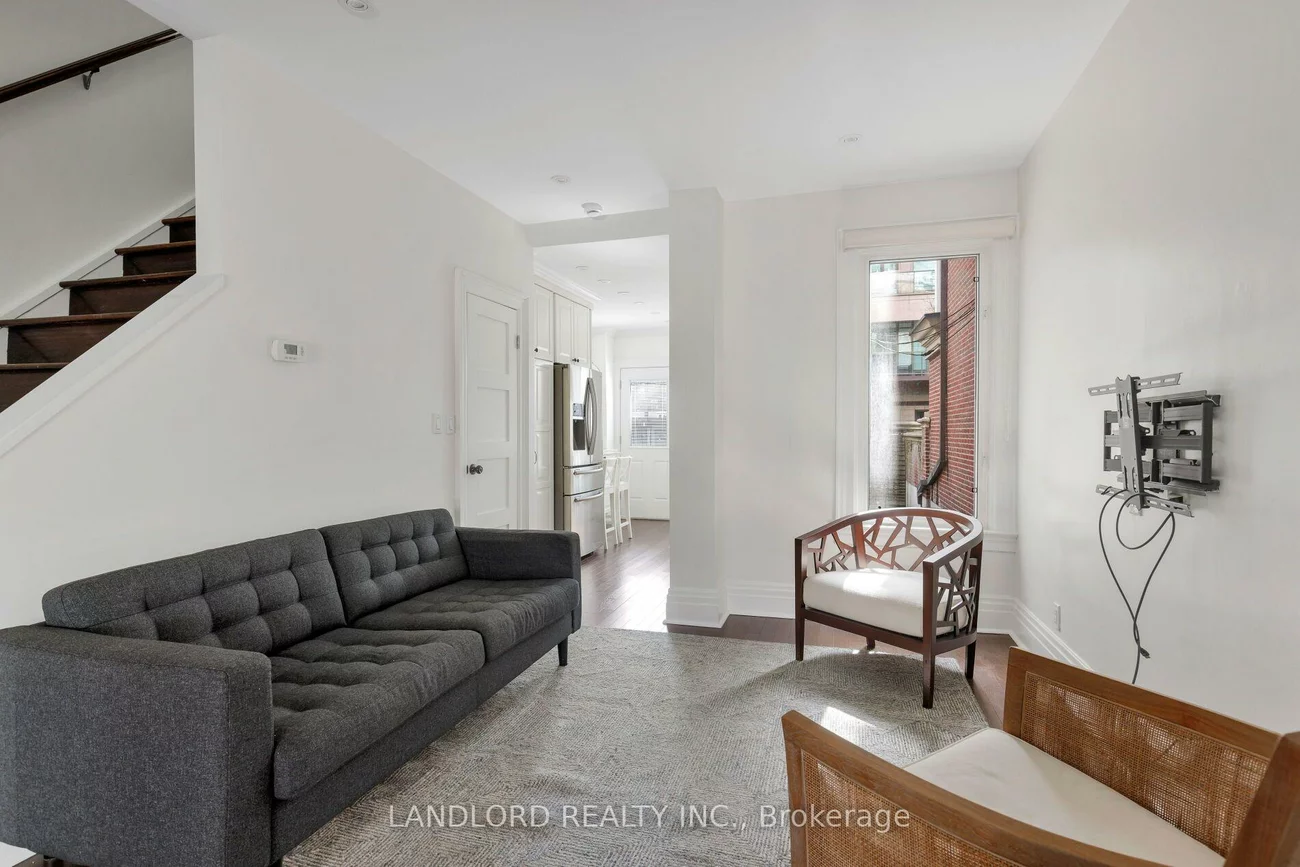 107A, Scollard, Annex, Toronto