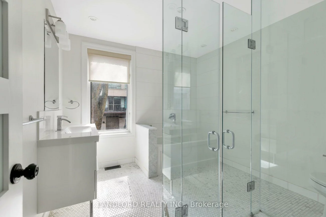 107A, Scollard, Annex, Toronto