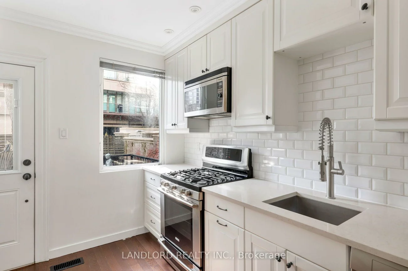 107A, Scollard, Annex, Toronto