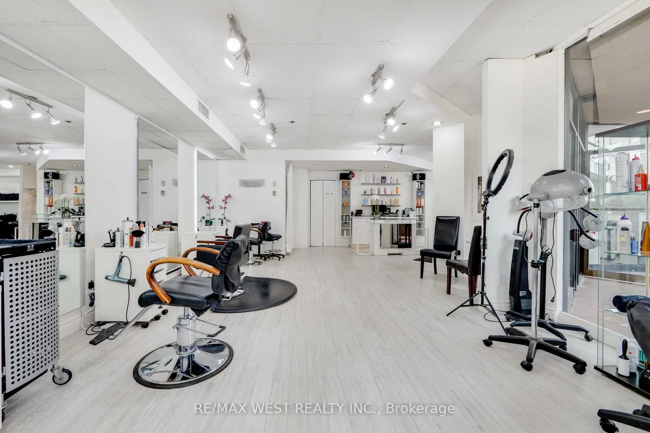 1300, Bay, Annex, Toronto