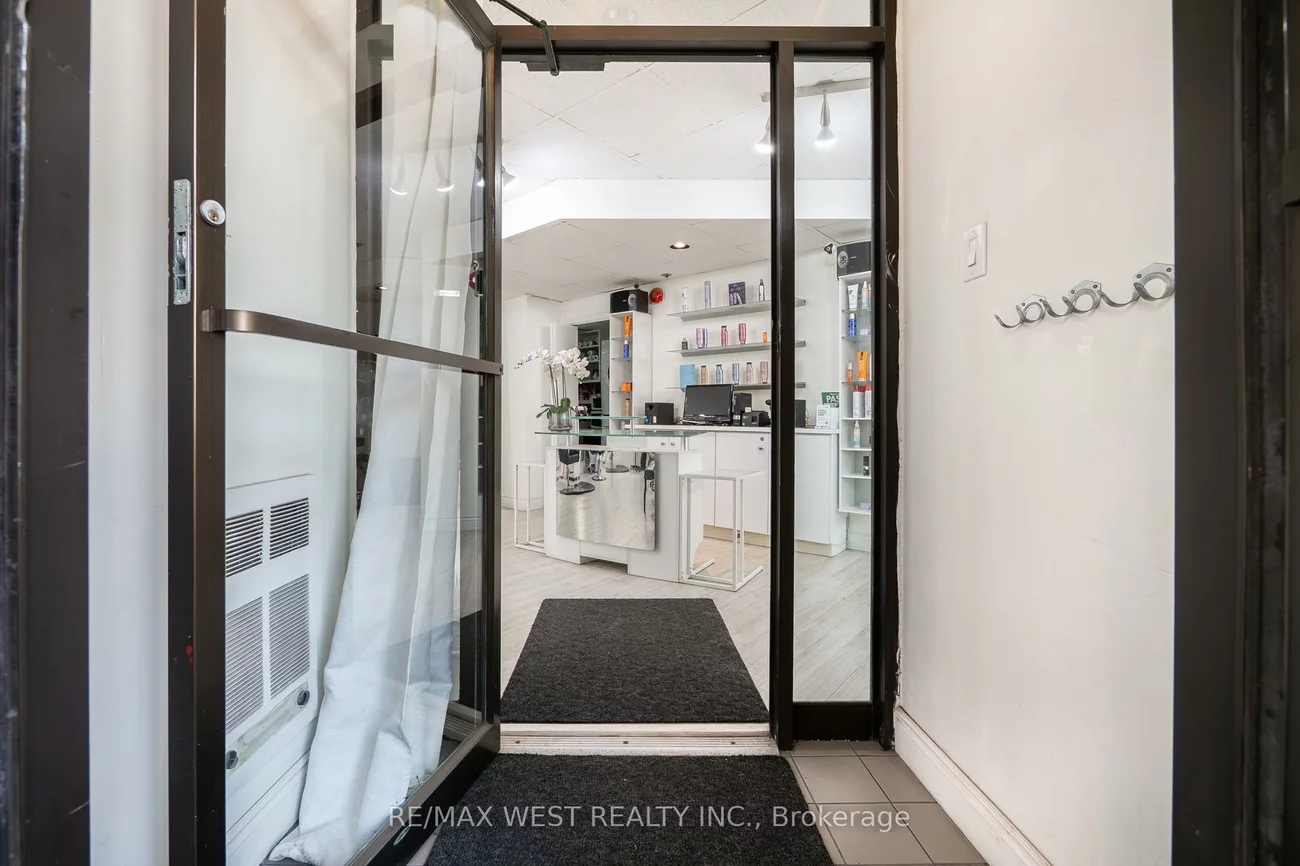 1300, Bay, Annex, Toronto