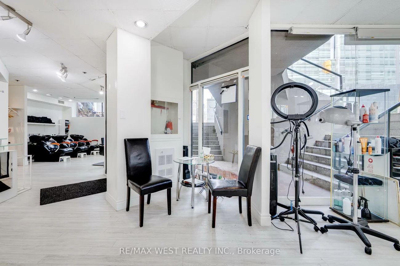 1300, Bay, Annex, Toronto