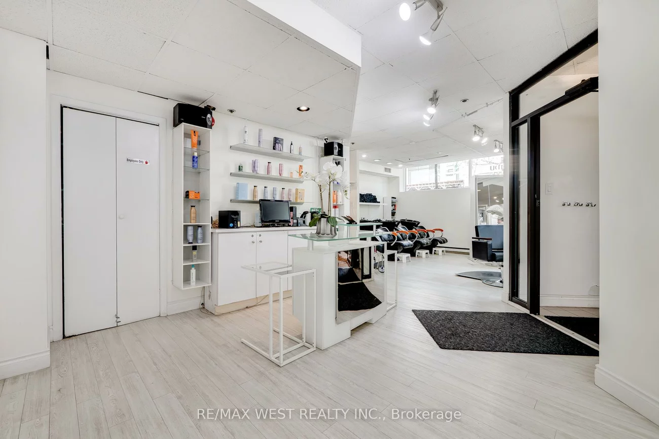 1300, Bay, Annex, Toronto