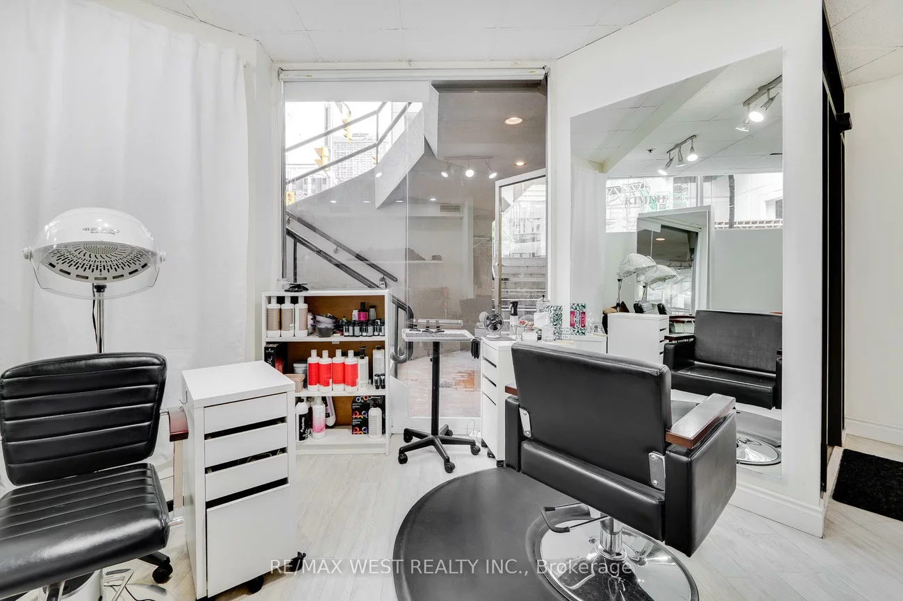 1300, Bay, Annex, Toronto