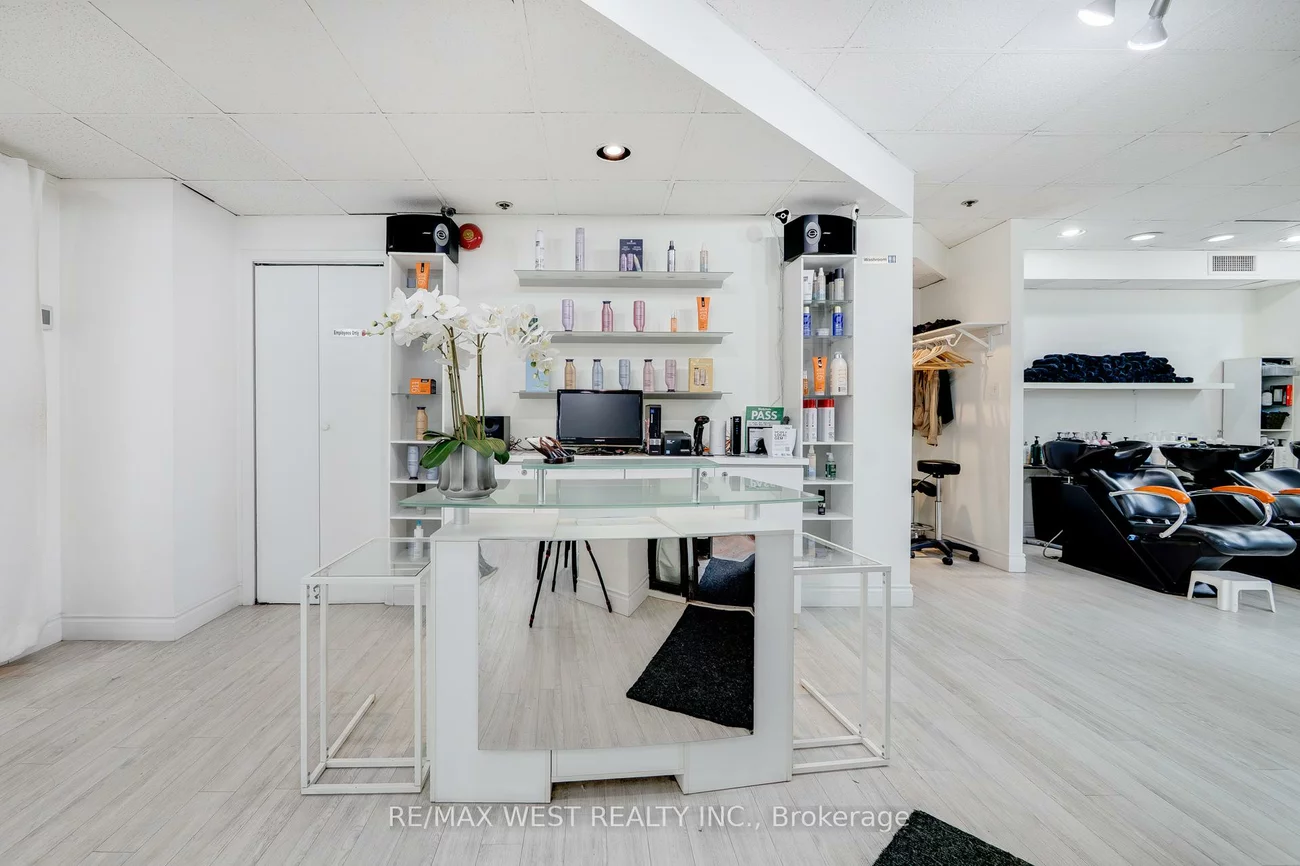 1300, Bay, Annex, Toronto