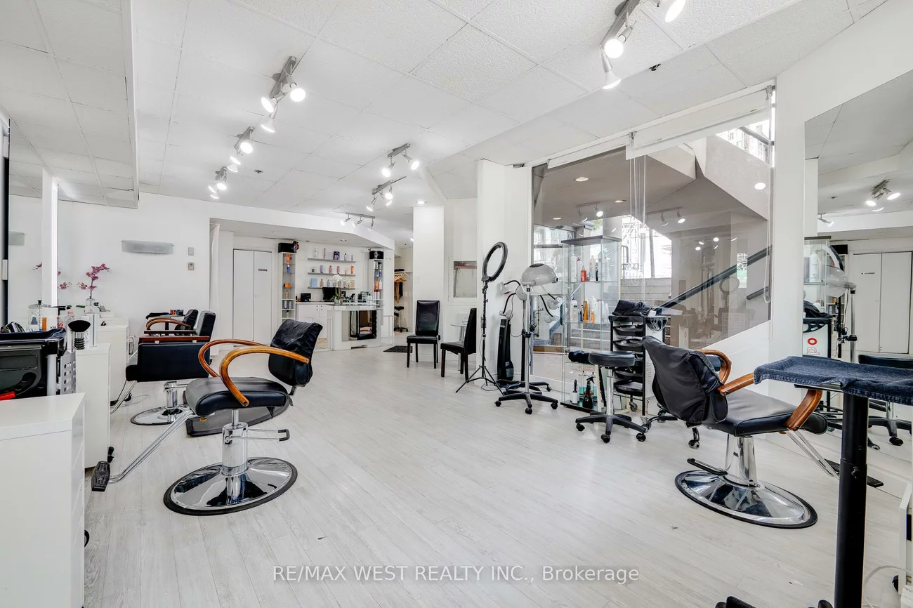 1300, Bay, Annex, Toronto