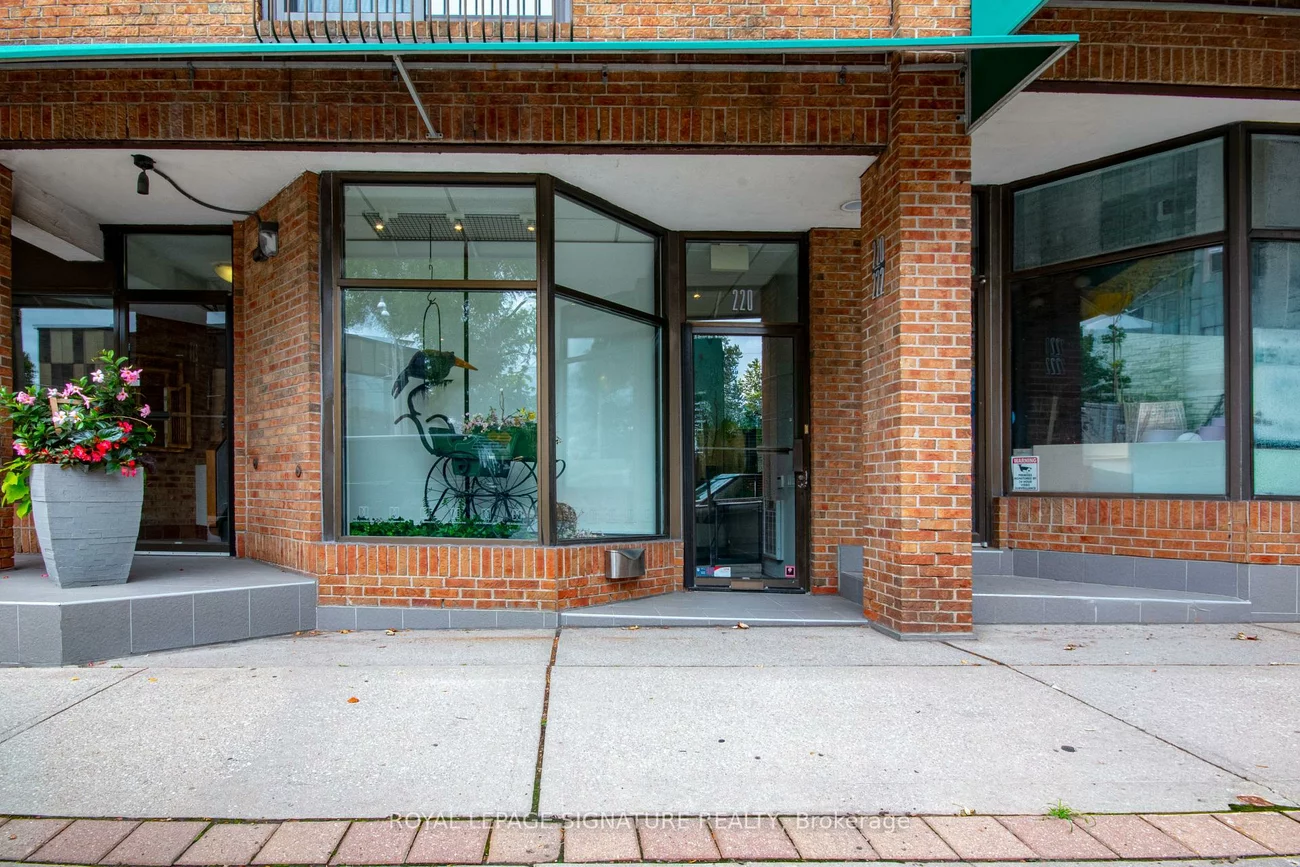 220, Avenue, Annex, Toronto