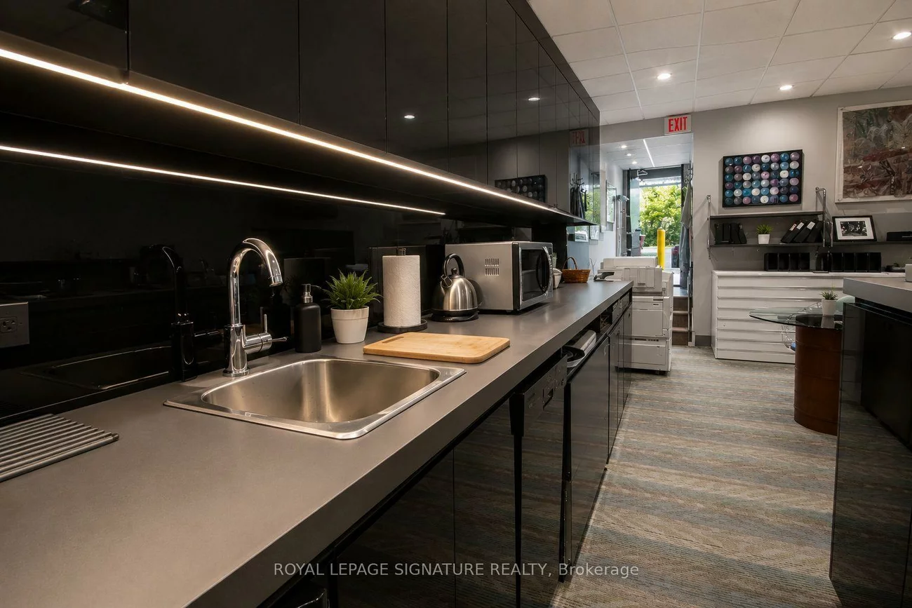 220, Avenue, Annex, Toronto