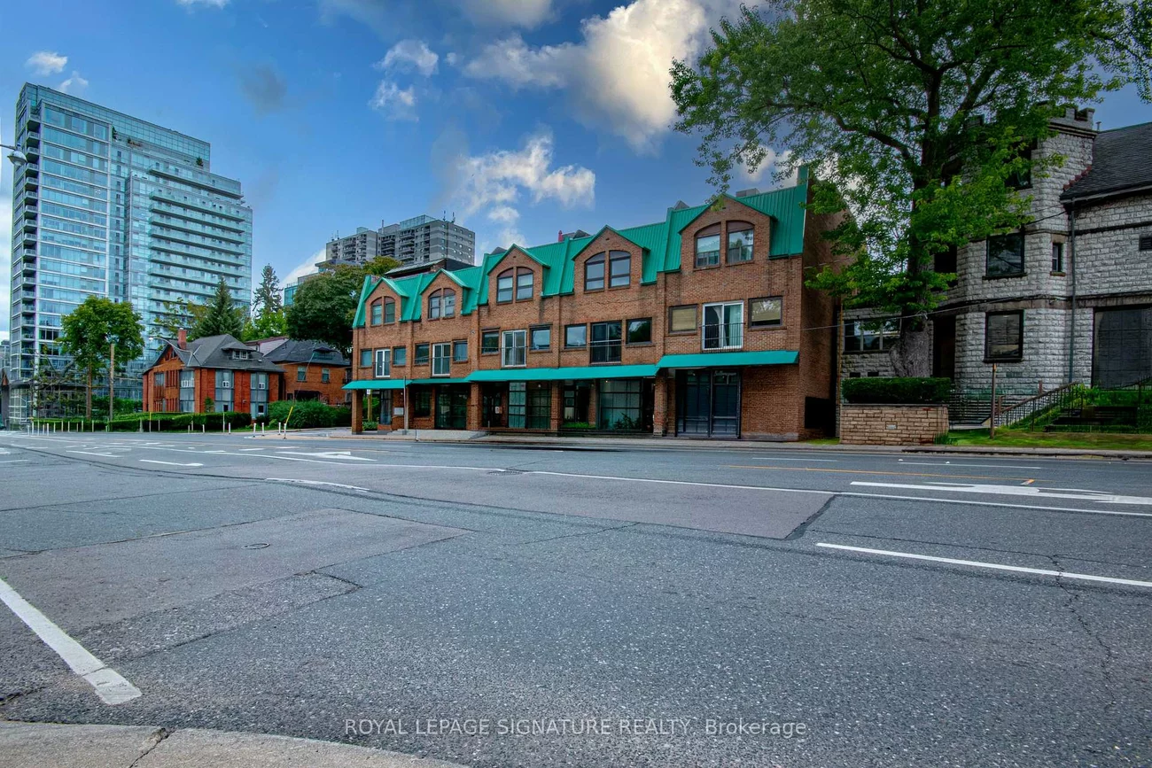 220, Avenue, Annex, Toronto