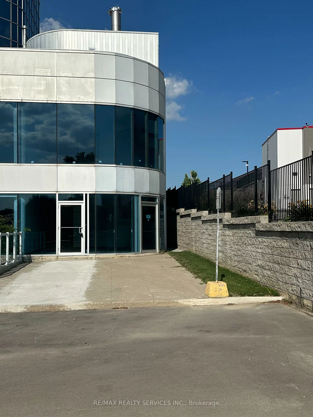 105, Gordon Baker, Hillcrest Village, Toronto