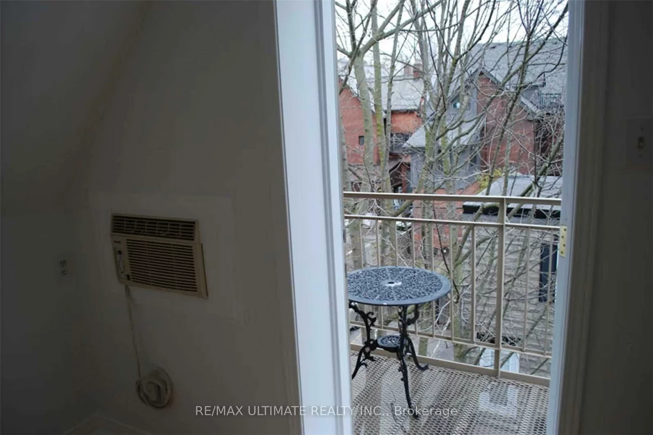 93, Spadina, Annex, Toronto