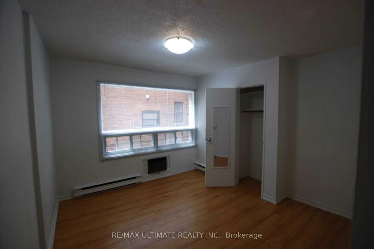 93, Spadina, Annex, Toronto