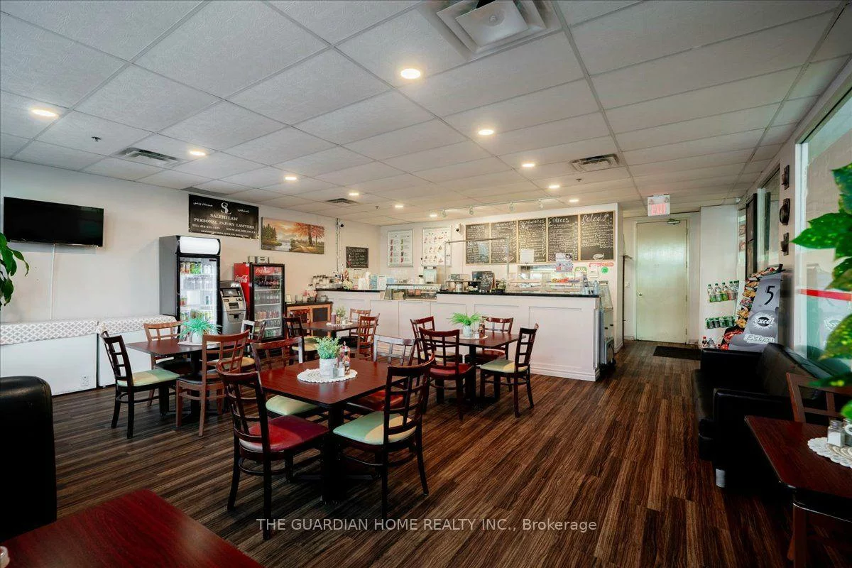 18, Wynford, Banbury-Don Mills, Toronto