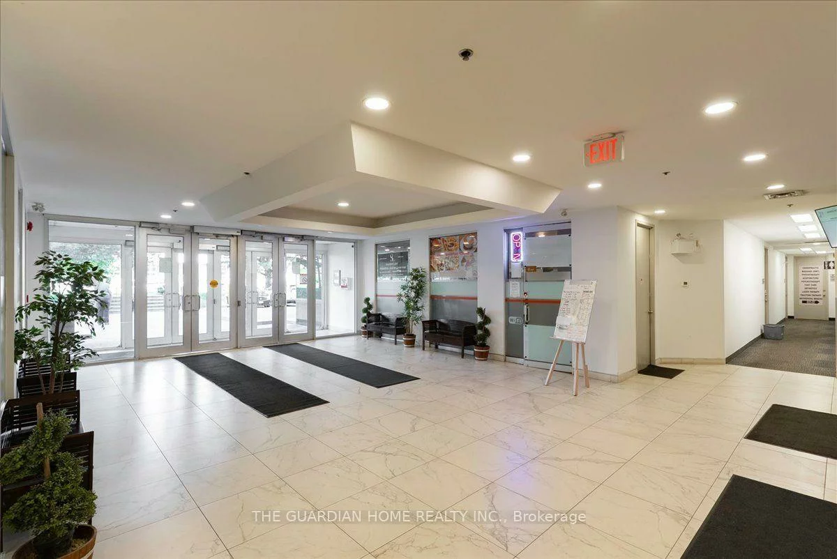 18, Wynford, Banbury-Don Mills, Toronto
