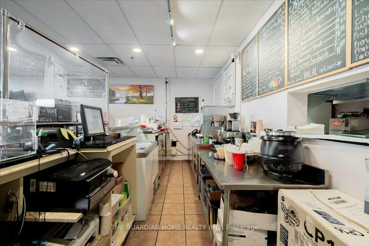 18, Wynford, Banbury-Don Mills, Toronto