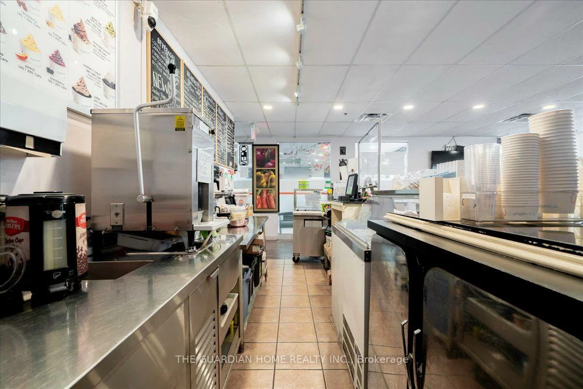 18, Wynford, Banbury-Don Mills, Toronto