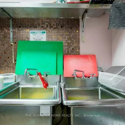 18, Wynford, Banbury-Don Mills, Toronto