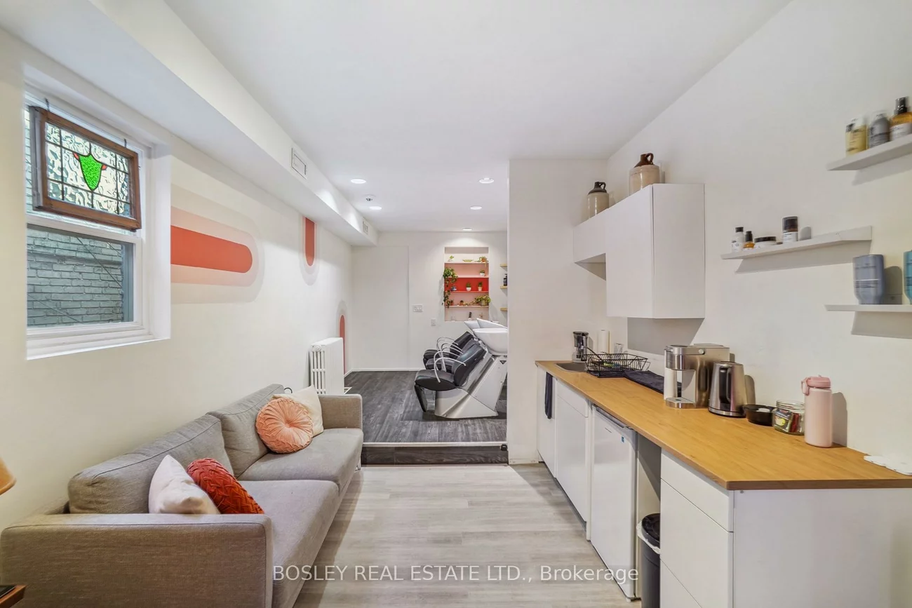890, Queen, Trinity-Bellwoods, Toronto