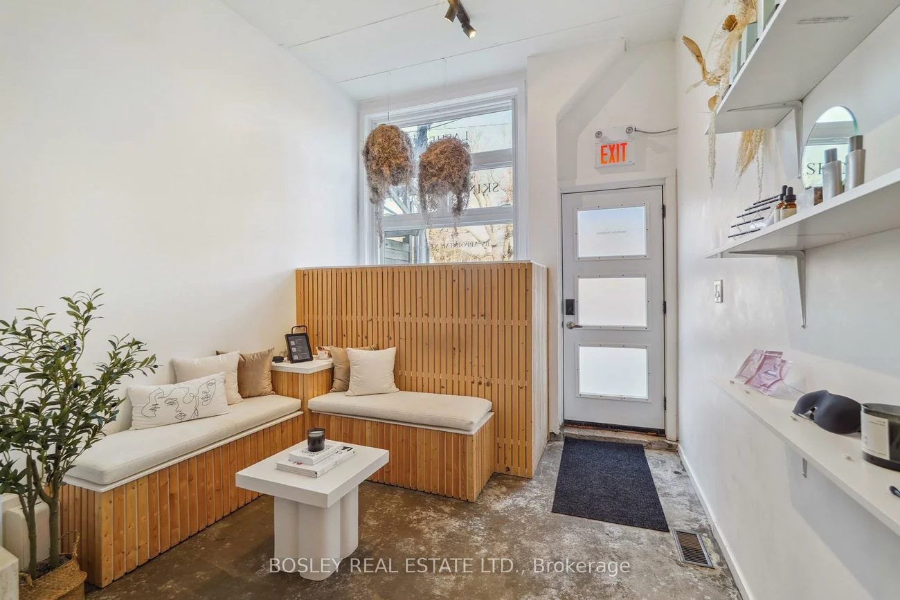 890, Queen, Trinity-Bellwoods, Toronto