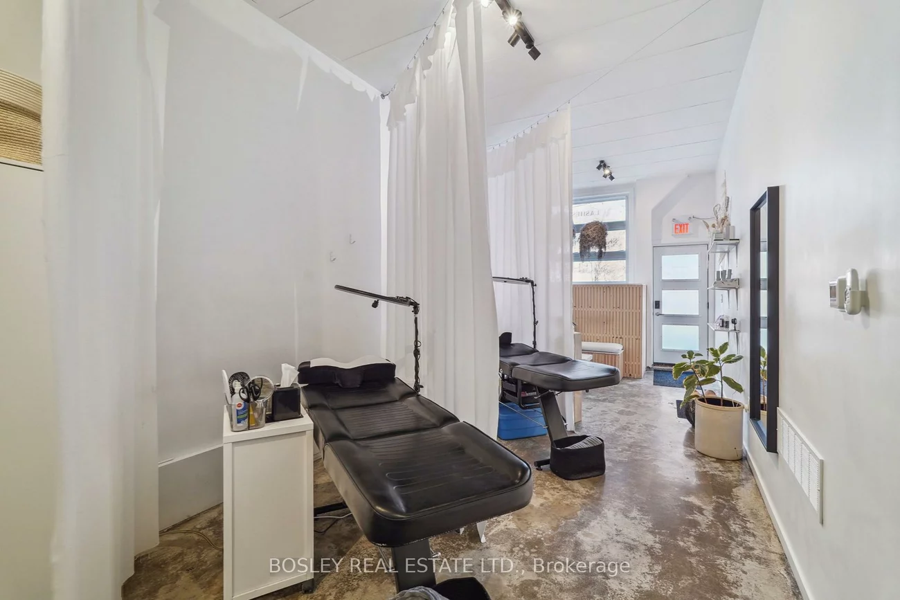 890, Queen, Trinity-Bellwoods, Toronto