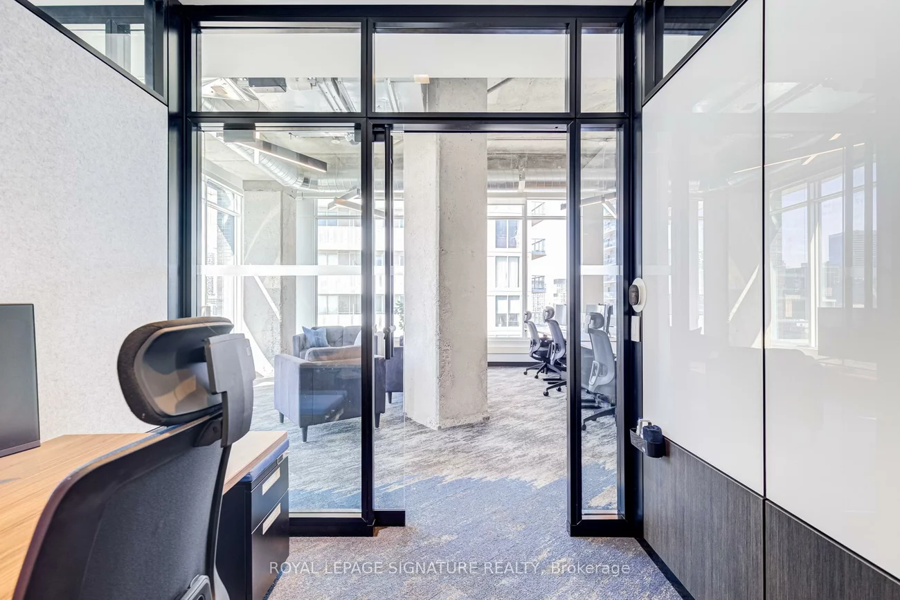 130, Queens, Waterfront Communities C8, Toronto