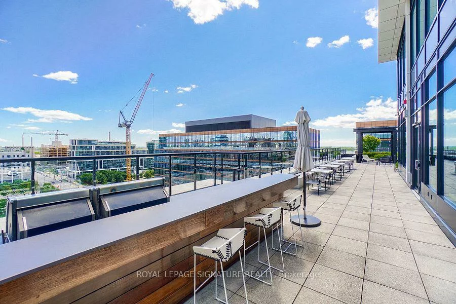 130, Queens, Waterfront Communities C8, Toronto