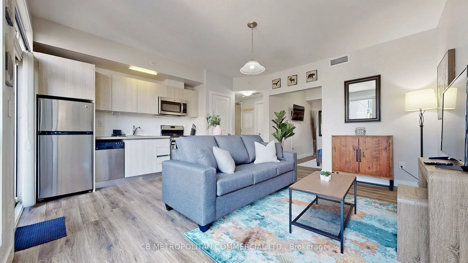 335, College, Kensington-Chinatown, Toronto