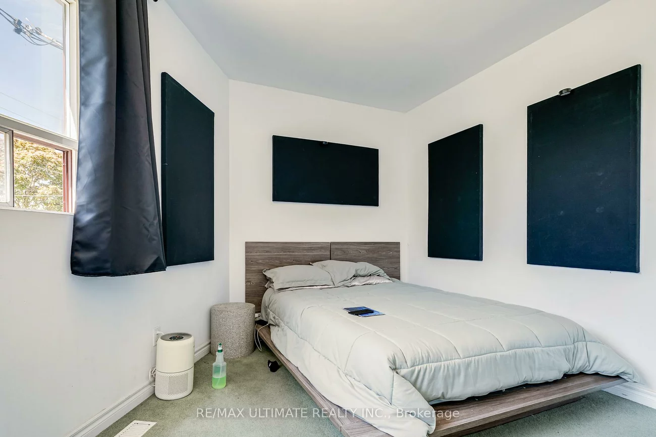 427-429, Vaughan, Humewood-Cedarvale, Toronto