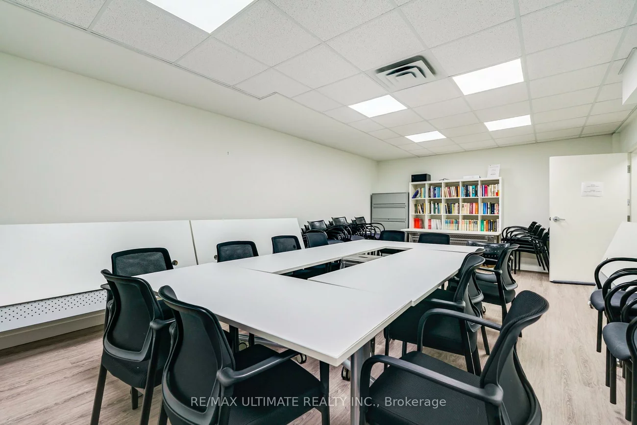 427-429, Vaughan, Humewood-Cedarvale, Toronto