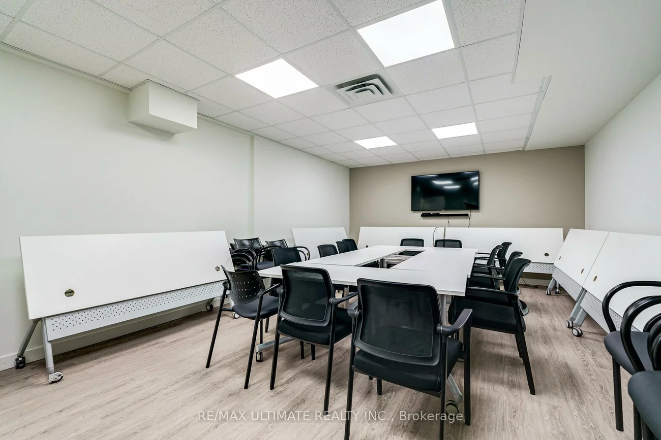 427-429, Vaughan, Humewood-Cedarvale, Toronto