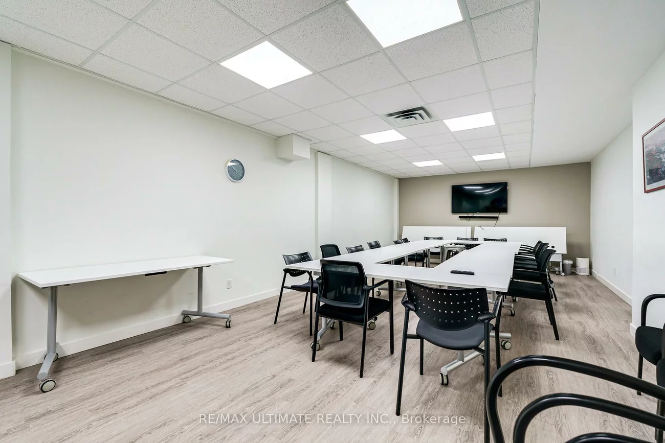 427-429, Vaughan, Humewood-Cedarvale, Toronto