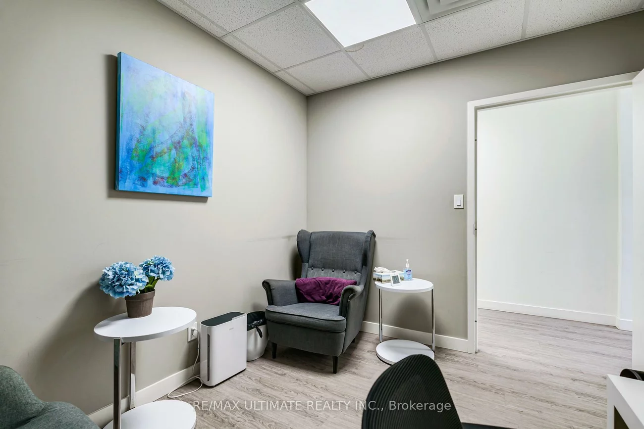 427-429, Vaughan, Humewood-Cedarvale, Toronto