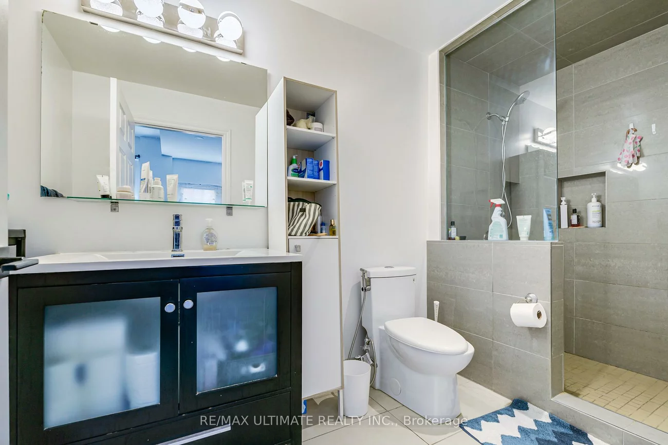 427-429, Vaughan, Humewood-Cedarvale, Toronto