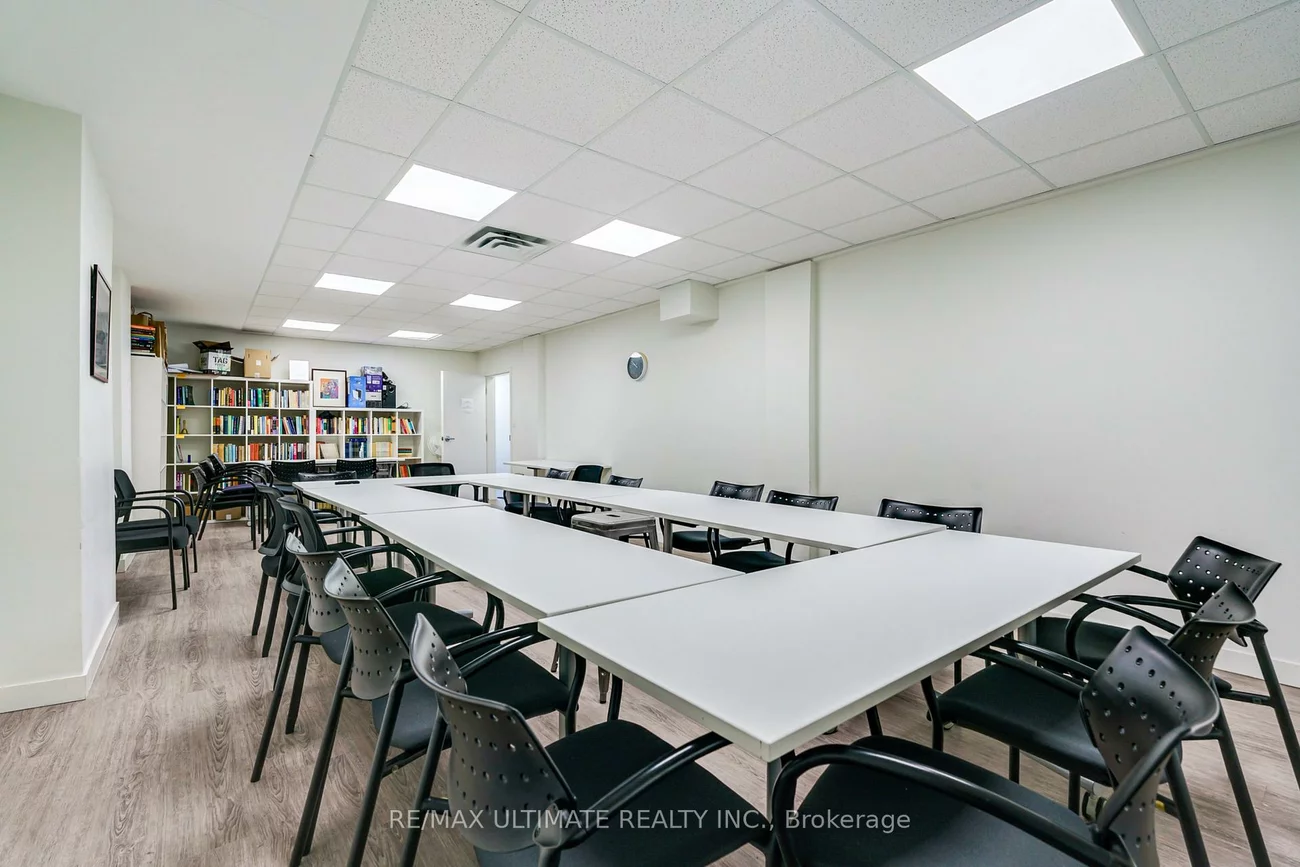 427-429, Vaughan, Humewood-Cedarvale, Toronto