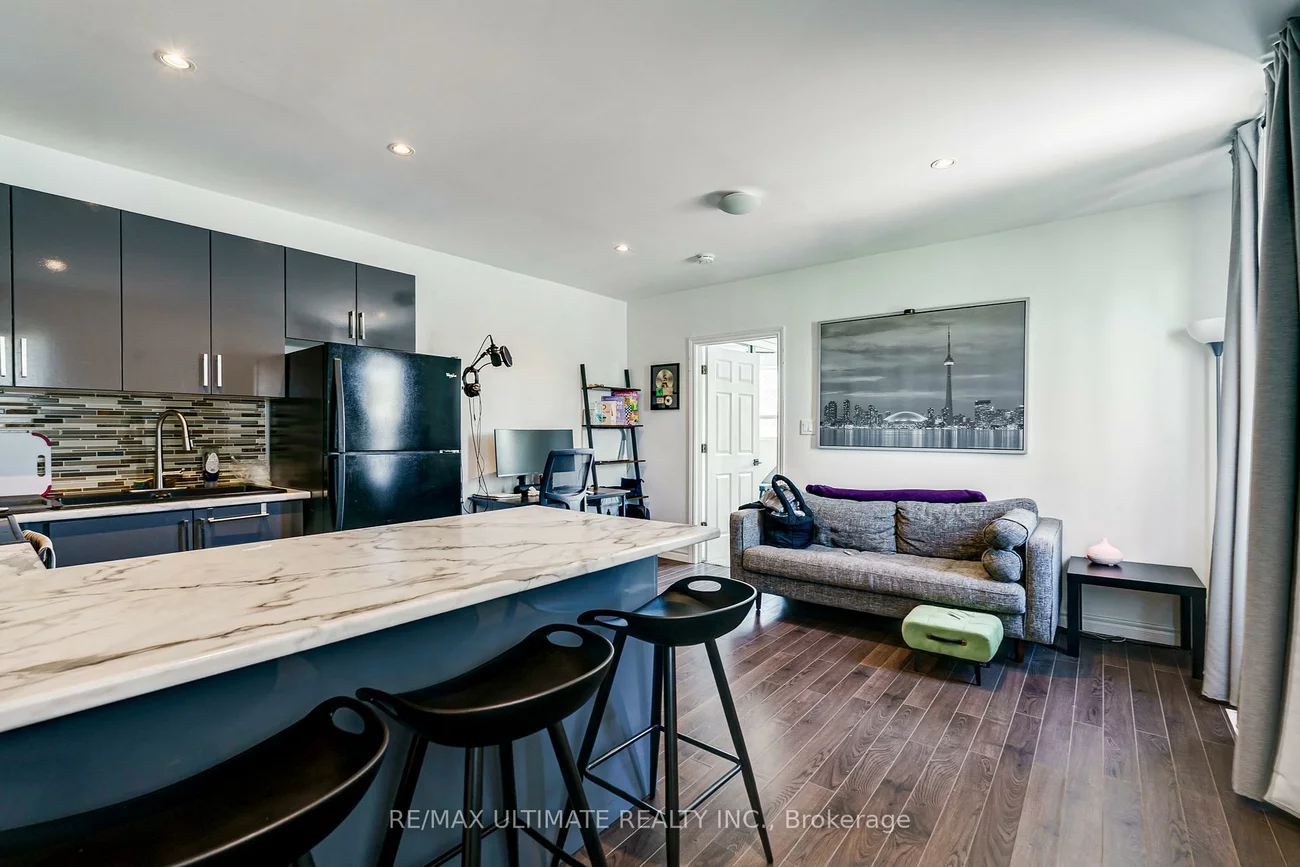 427-429, Vaughan, Humewood-Cedarvale, Toronto
