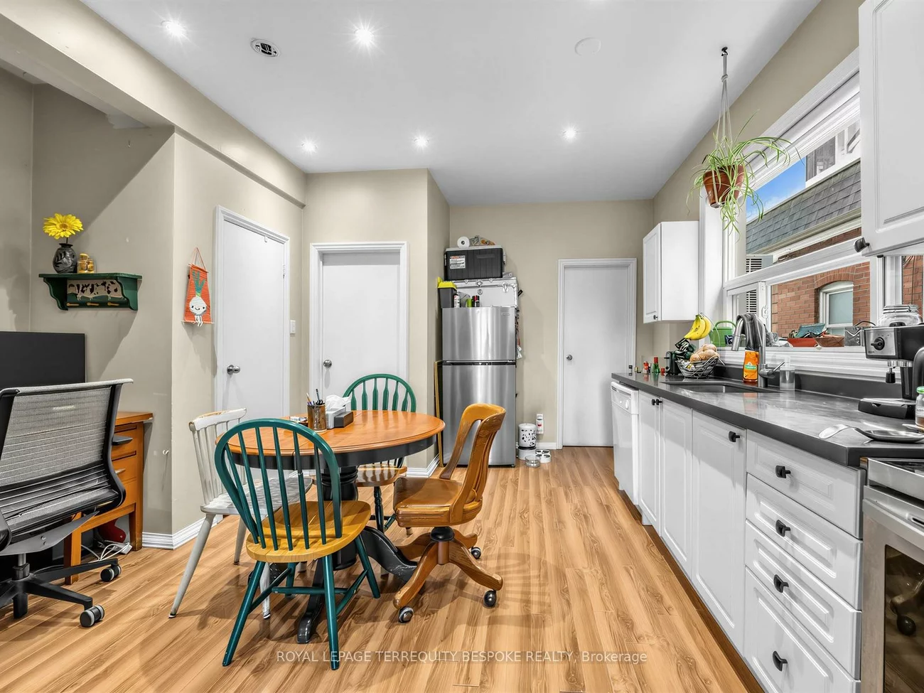 279, Lauder, Oakwood Village, Toronto