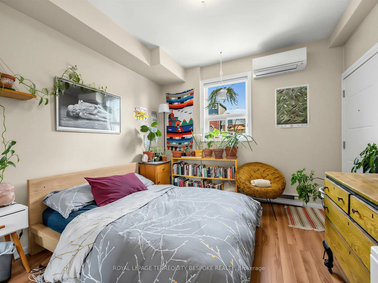279, Lauder, Oakwood Village, Toronto