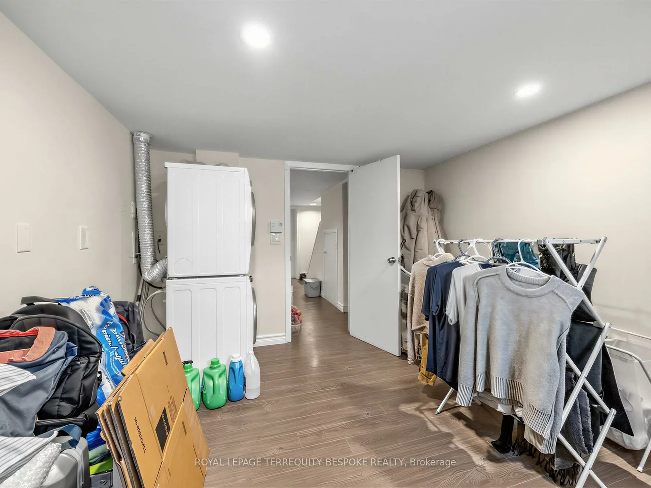 279, Lauder, Oakwood Village, Toronto