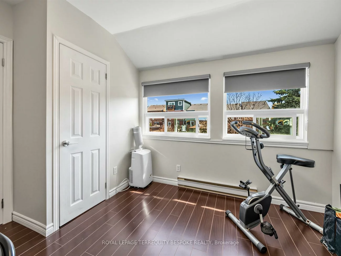 279, Lauder, Oakwood Village, Toronto