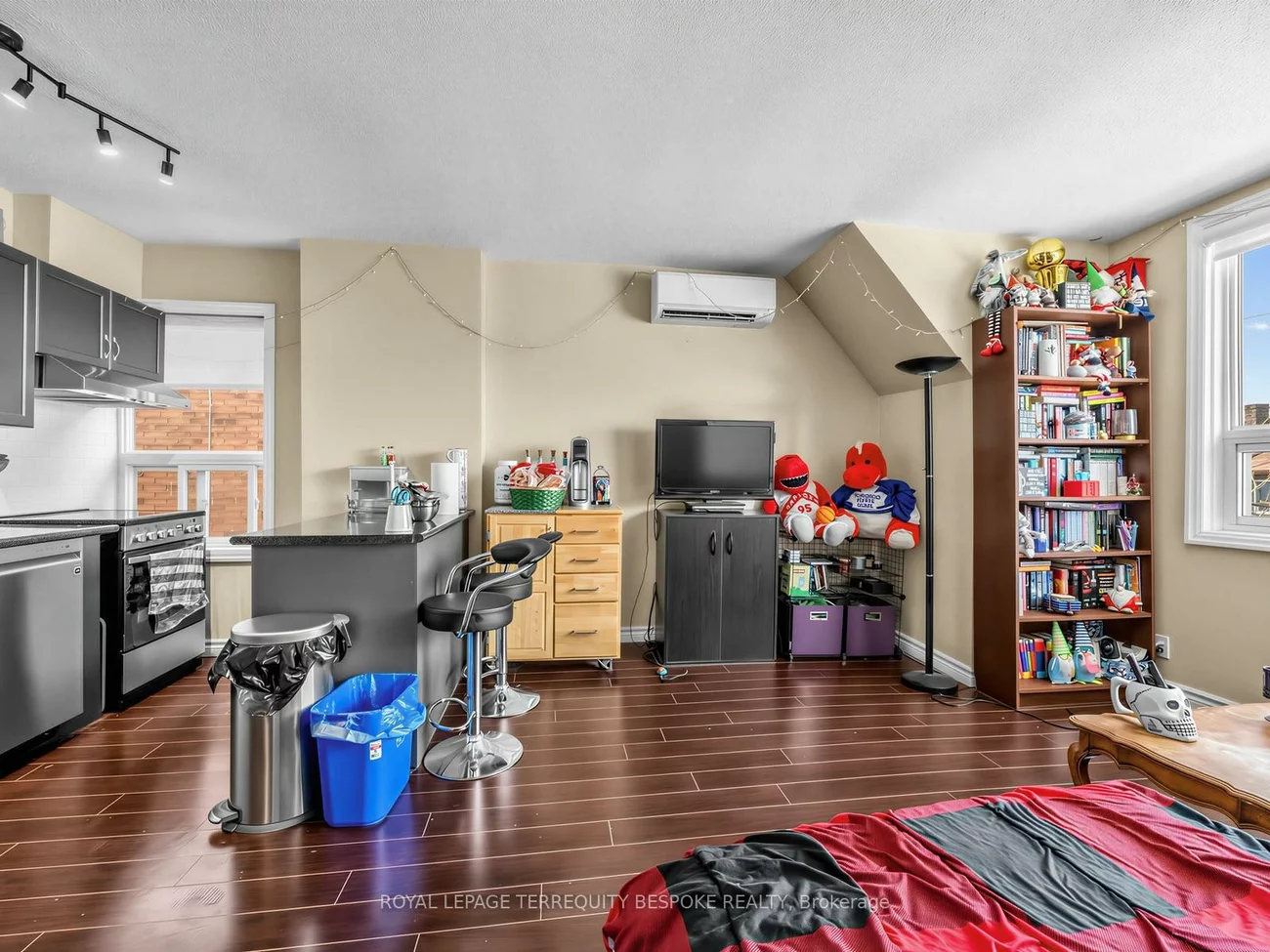 279, Lauder, Oakwood Village, Toronto