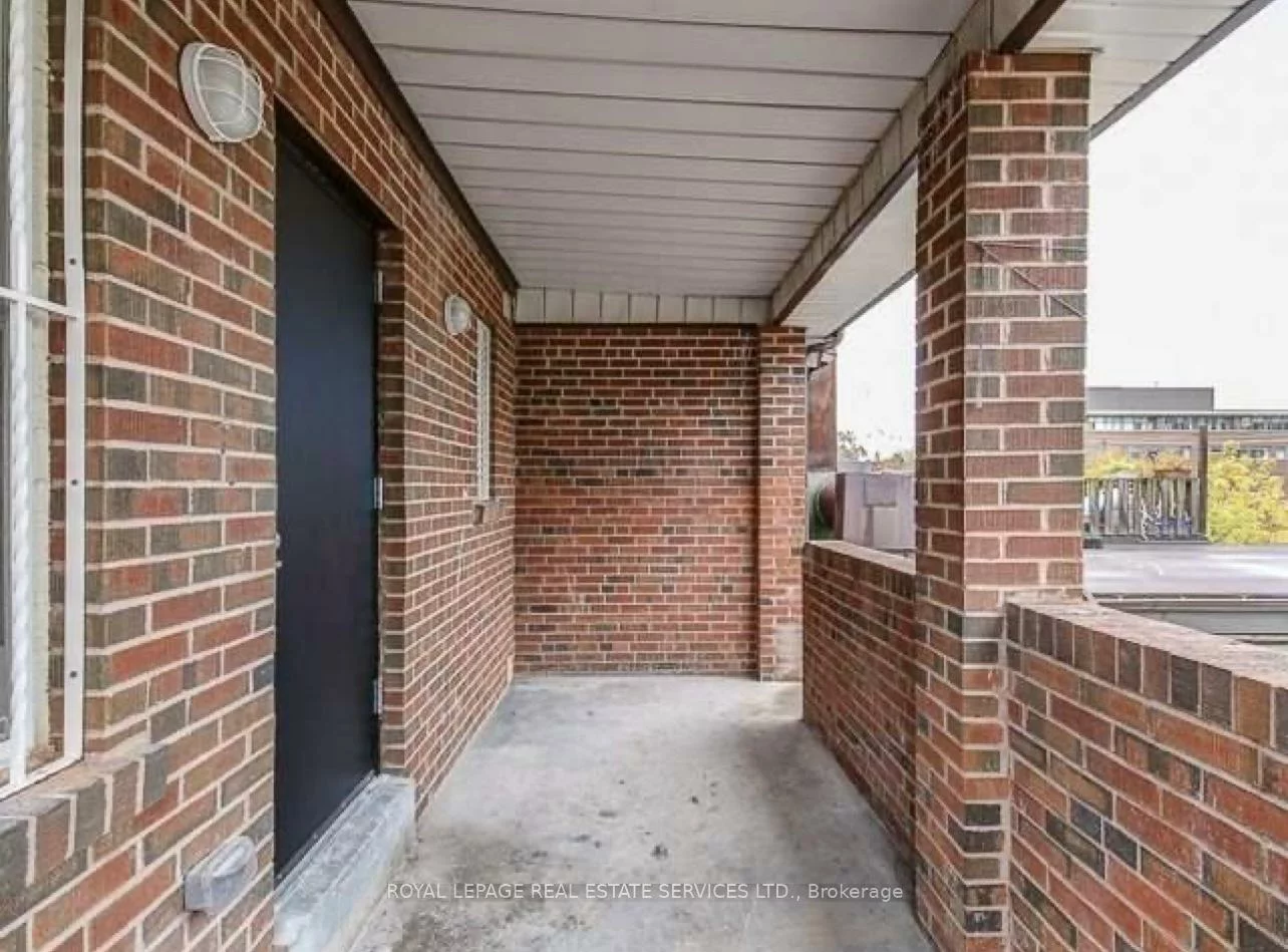 995, Bloor, Dufferin Grove, Toronto