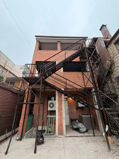 995, Bloor, Dufferin Grove, Toronto