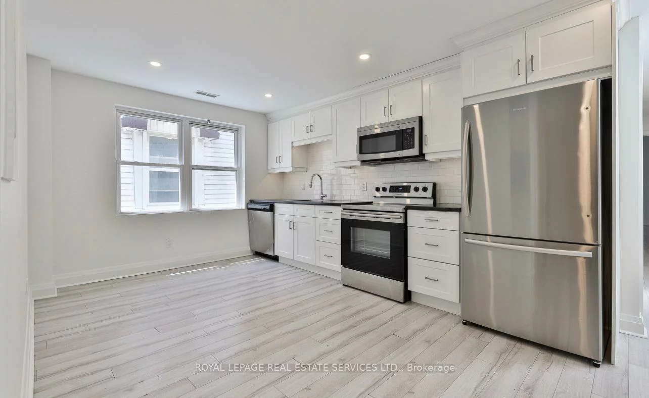 995, Bloor, Dufferin Grove, Toronto