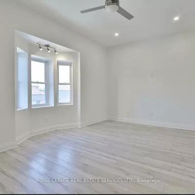Commercial for sale, 995, Bloor, Dufferin Grove, Toronto