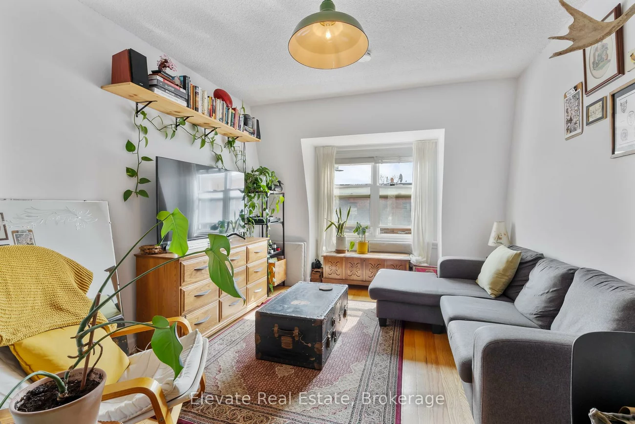 846, College, Palmerston-Little Italy, Toronto
