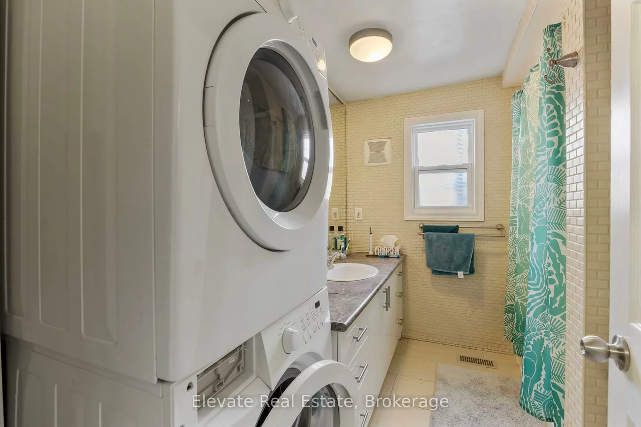 846, College, Palmerston-Little Italy, Toronto